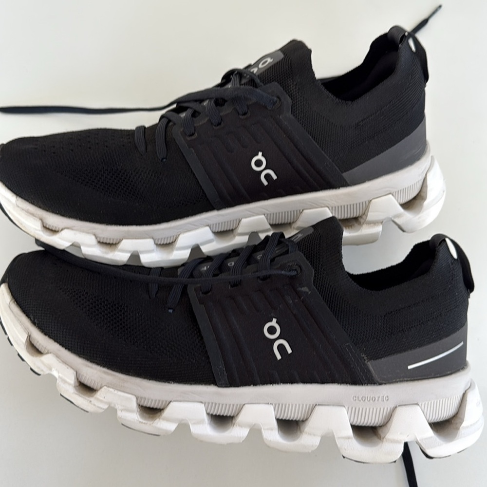 ON Running Cloudswift Trainers Sneakers Women’s Size 10.5 Black White Color - Picture 13 of 14
